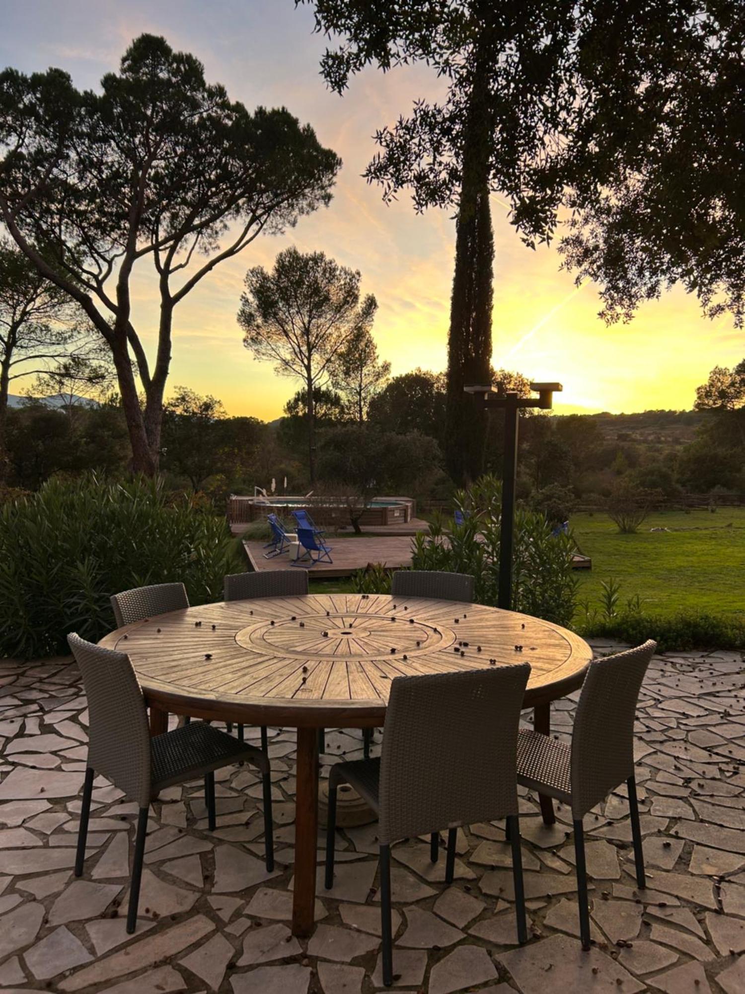 Residence Gabrielle Le Cannet Des Maures Kültér fotó